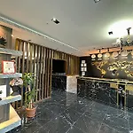 Grand Lara &